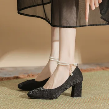 Женские туфли на высоком каблуке 7 см, большие размеры 31-43, с жемчужной пряжкой, с мелким вырезом, Черные, бежевые, на массивном каблуке
