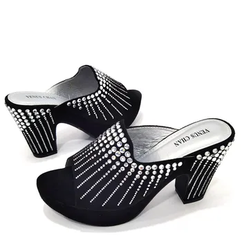 Итальянская женская обувь в стиле зрелой повседневности, пикантные женские туфли для свадьбы, туфли с острым носком, женские туфли на платформе и каблуке из лакированной кожи.