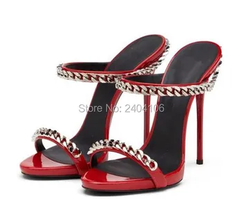 Новейшие модные черно-белые красные шлепанцы с цепочкой, украшенные эмалью, тапочки на шпильке, Летняя обувь, сексуальные босоножки на высоком каблуке, женские слайды