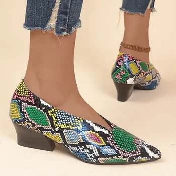 2024 Весенняя новая женская обувь, модные женские туфли на высоком каблуке со змеиным принтом и острым носком, удобные женские туфли-лодочки